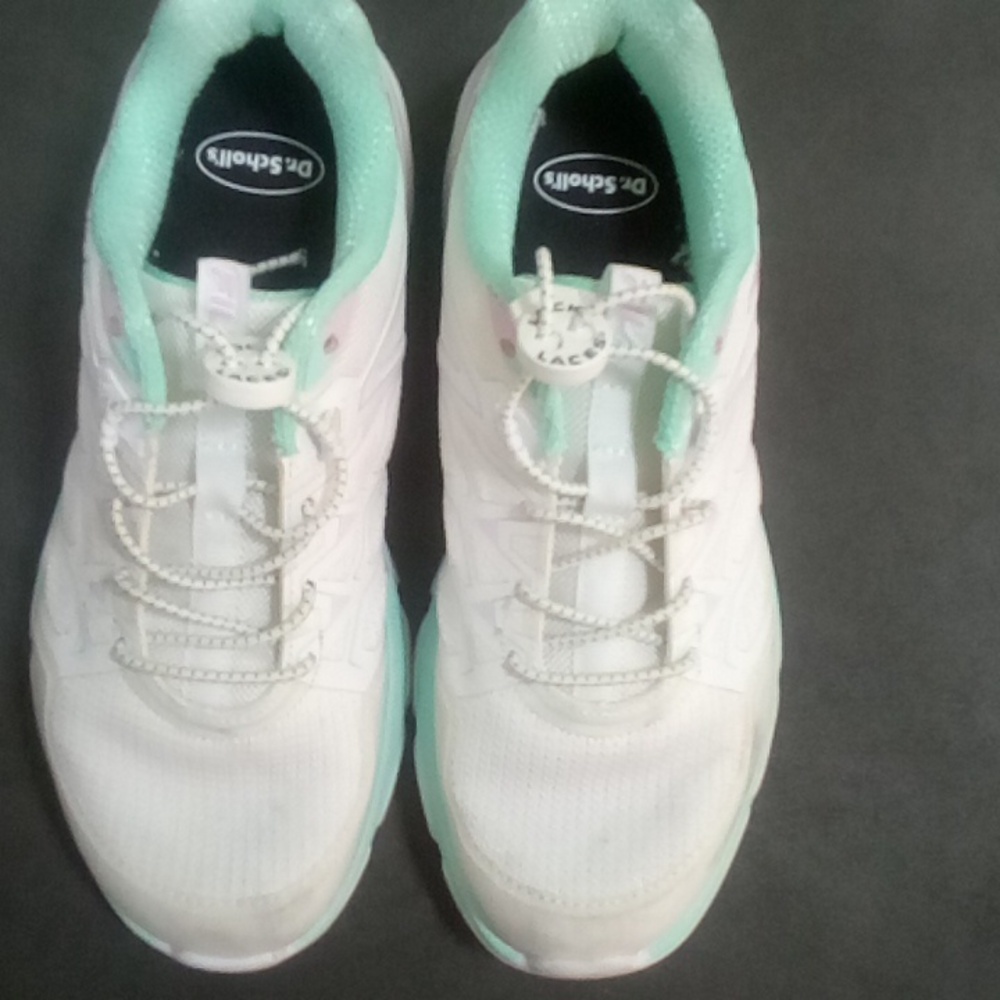 Fila Sneakers/Dr Scholl's insoles sz 7.5 lock laces included